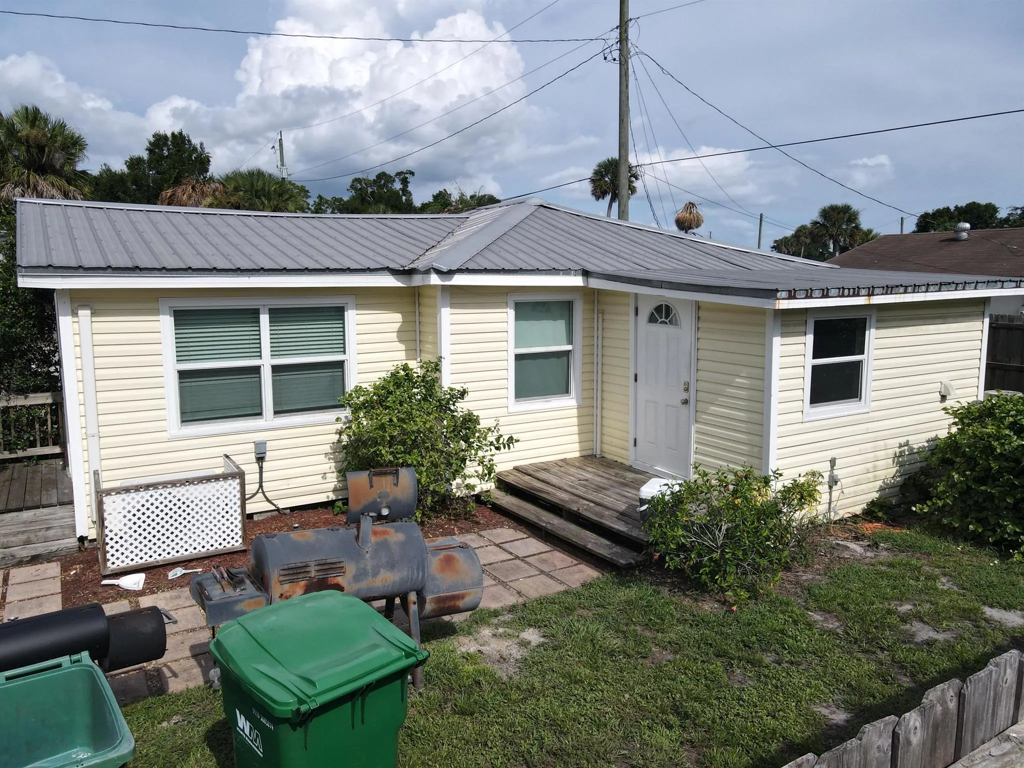 305 SW 2nd Street
