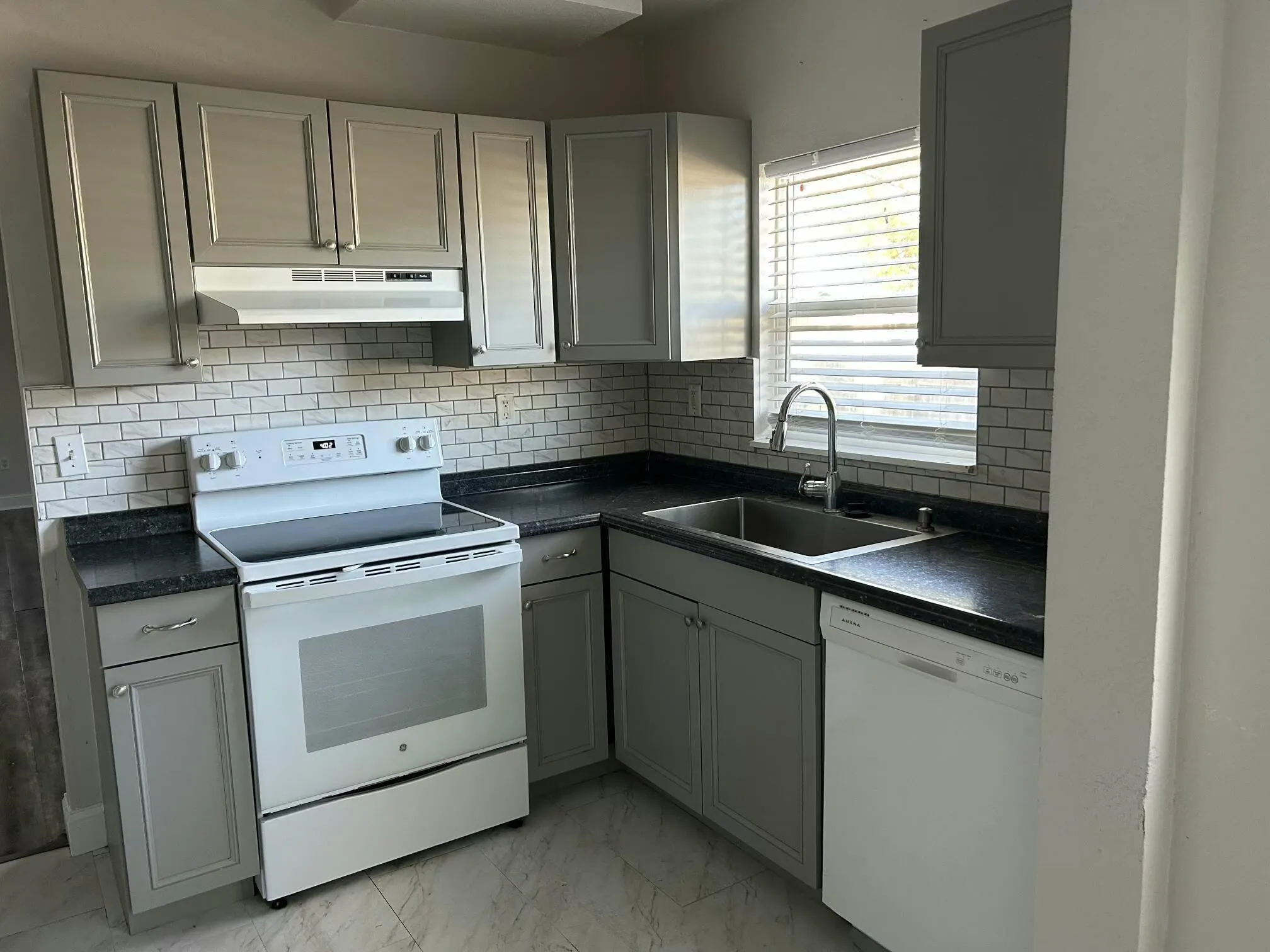 305 SW 2nd Street