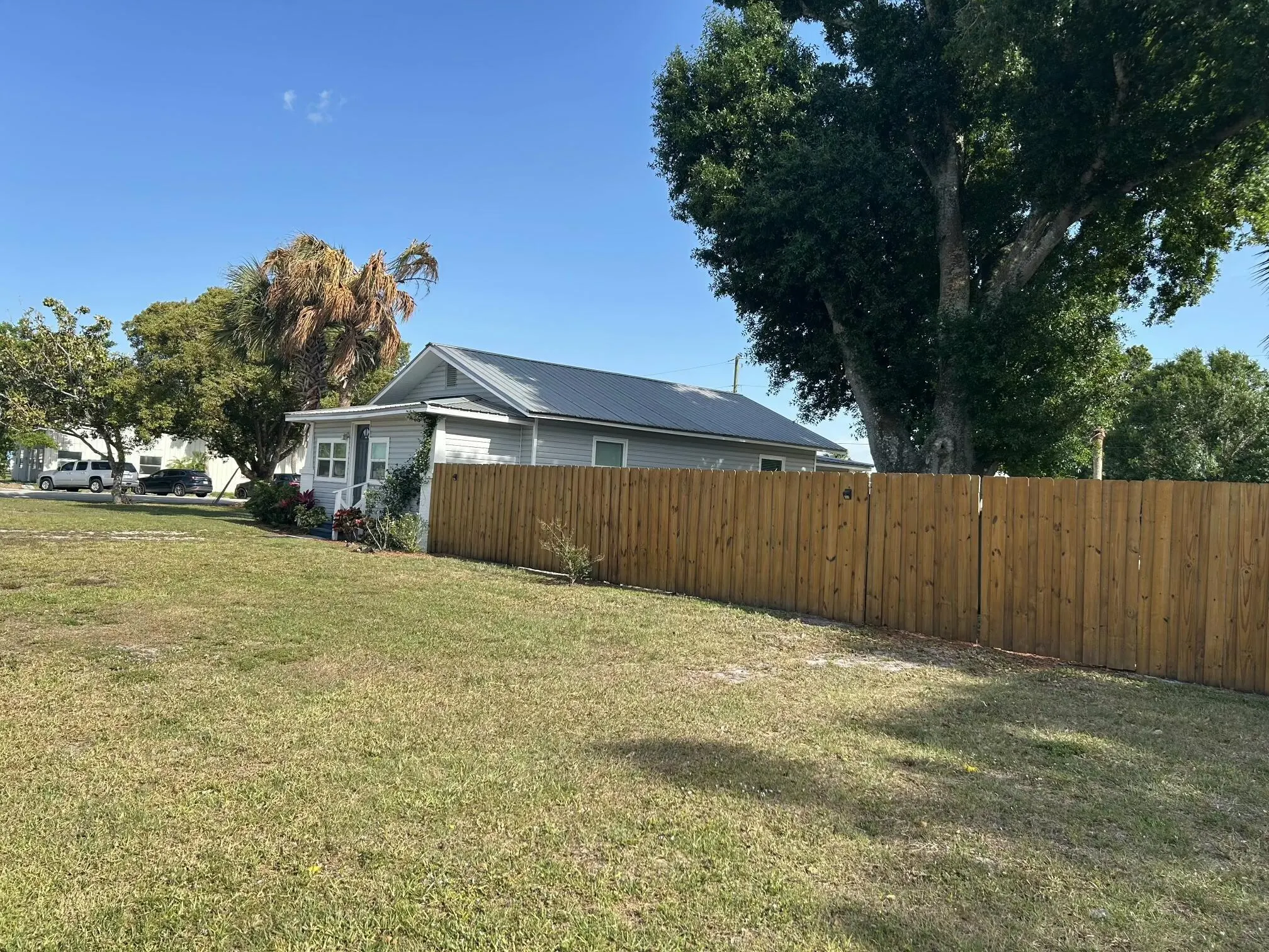 305 SW 2nd Street
