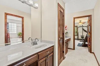 240 Utopia Circle