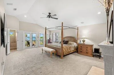 240 Utopia Circle