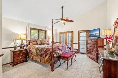240 Utopia Circle