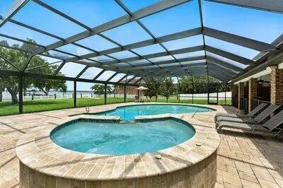 240 Utopia Circle