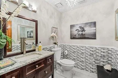 240 Utopia Circle