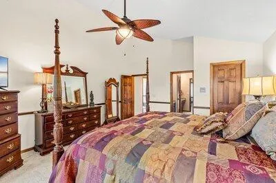 240 Utopia Circle