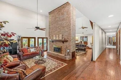 240 Utopia Circle