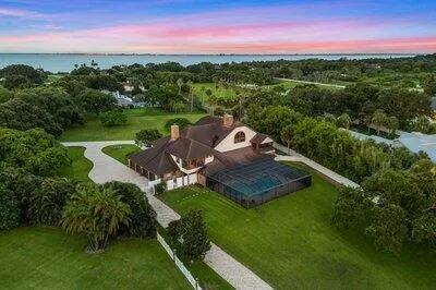 240 Utopia Circle