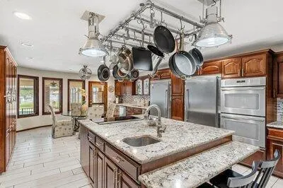 240 Utopia Circle