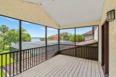 240 Utopia Circle