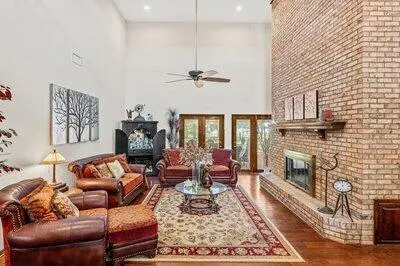 240 Utopia Circle