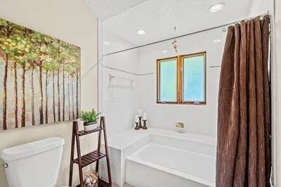 240 Utopia Circle