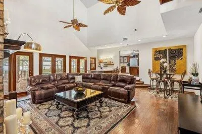 240 Utopia Circle