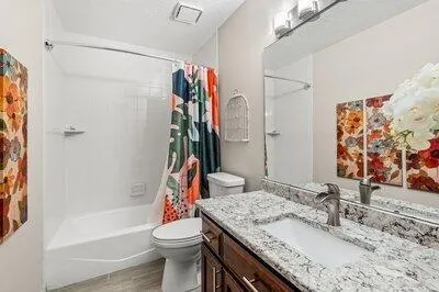 240 Utopia Circle
