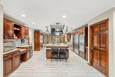 240 Utopia Circle