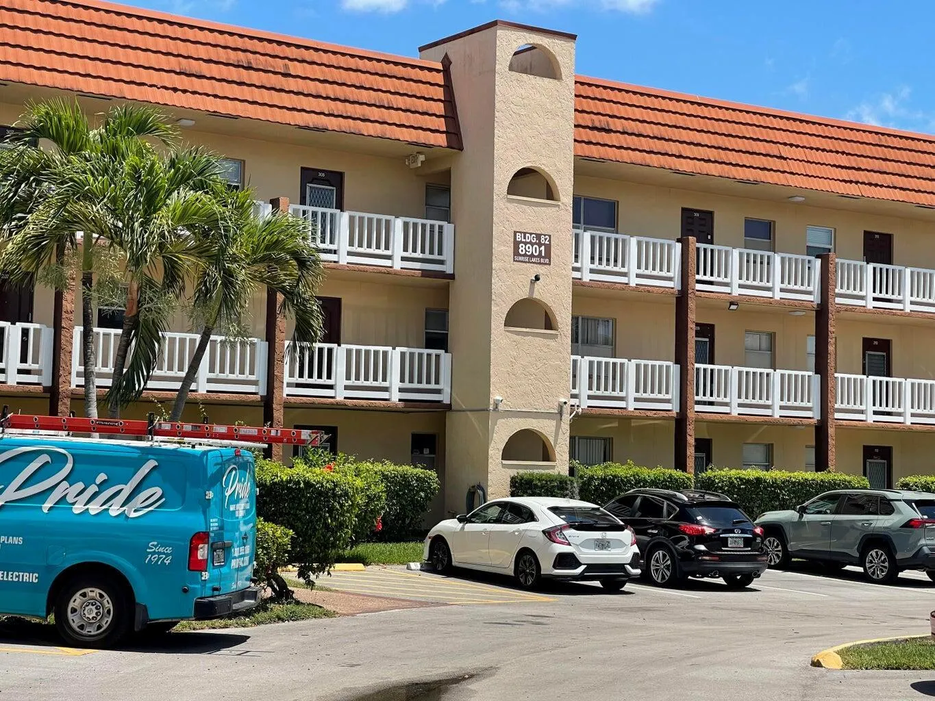 8901 Sunrise Lakes Boulevard, #202