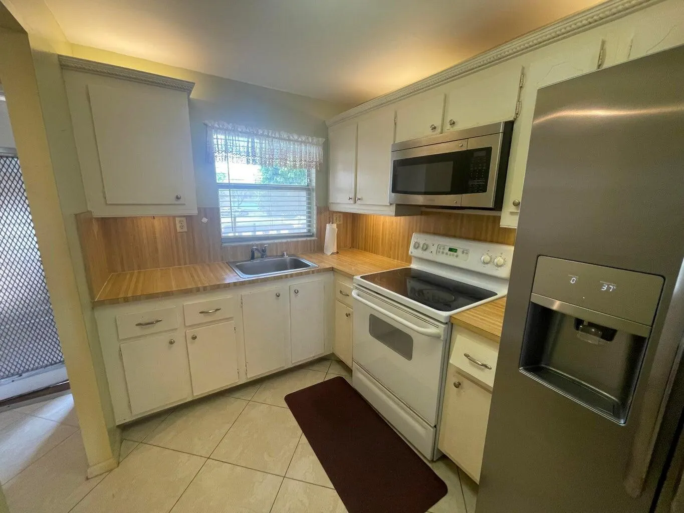 8901 Sunrise Lakes Boulevard, #202