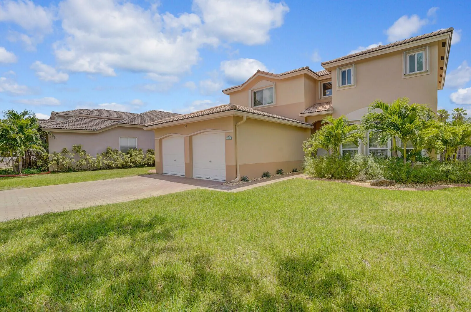317 E Garden Cove Circle