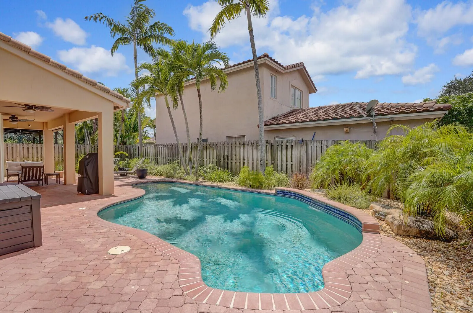 317 E Garden Cove Circle