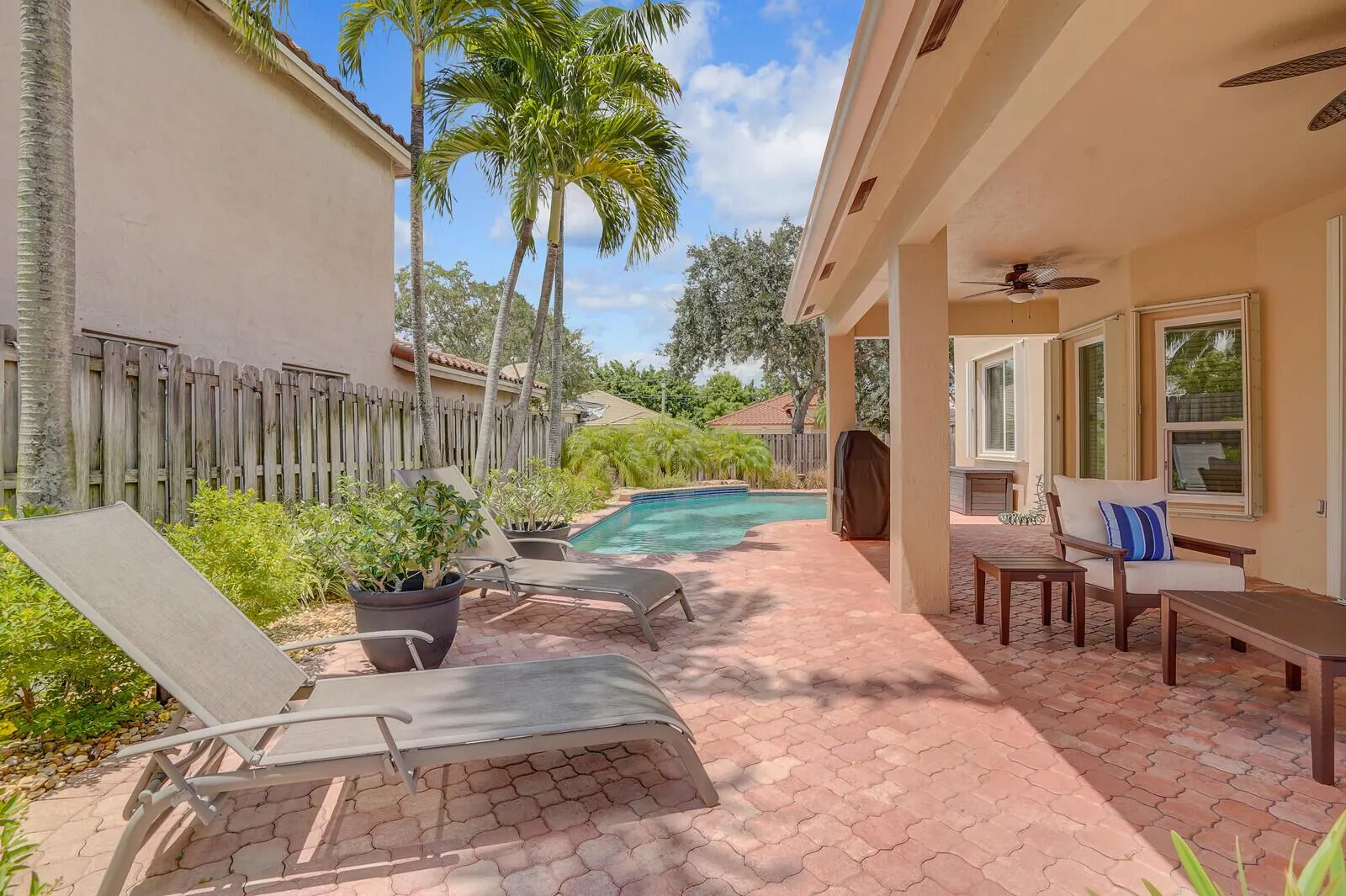 317 E Garden Cove Circle