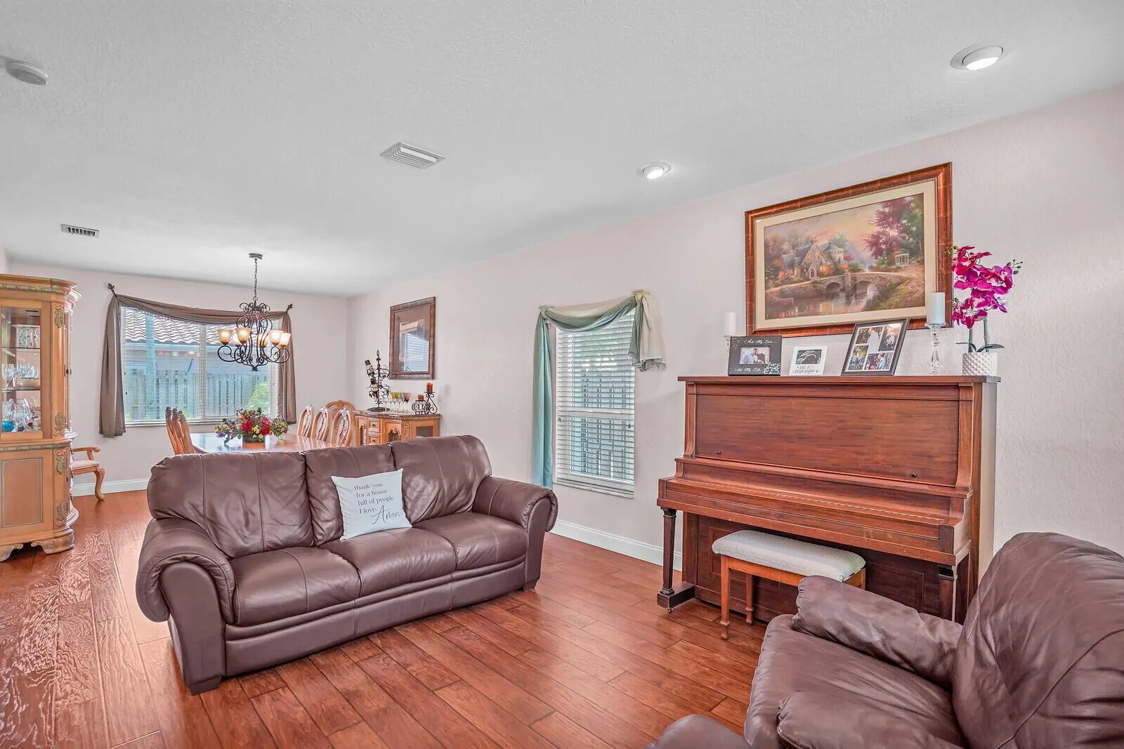 317 E Garden Cove Circle