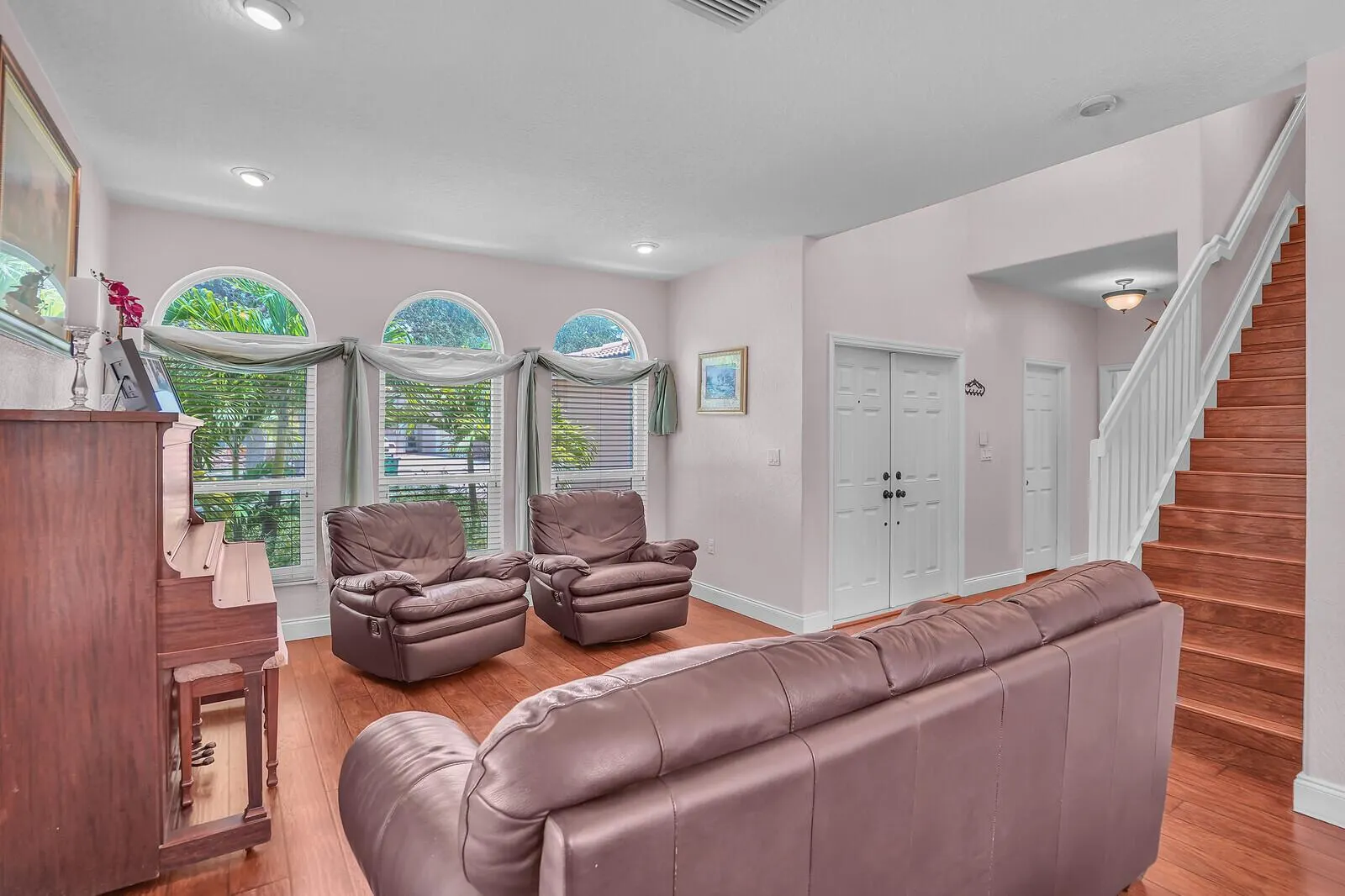 317 E Garden Cove Circle