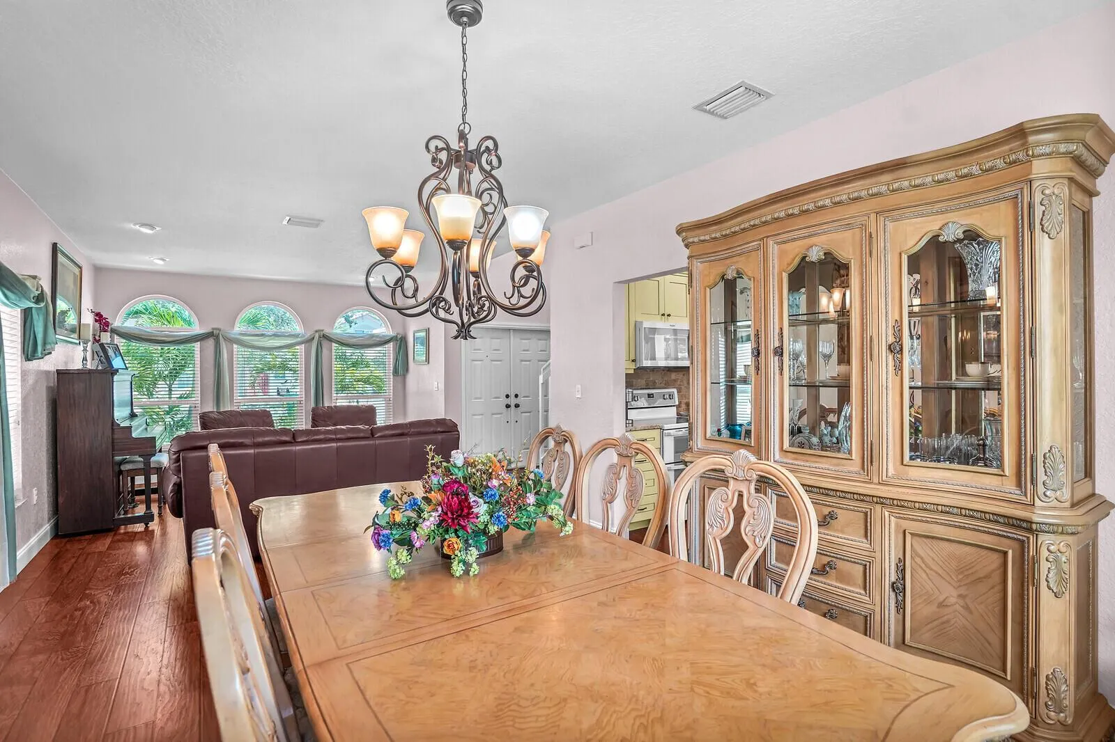 317 E Garden Cove Circle