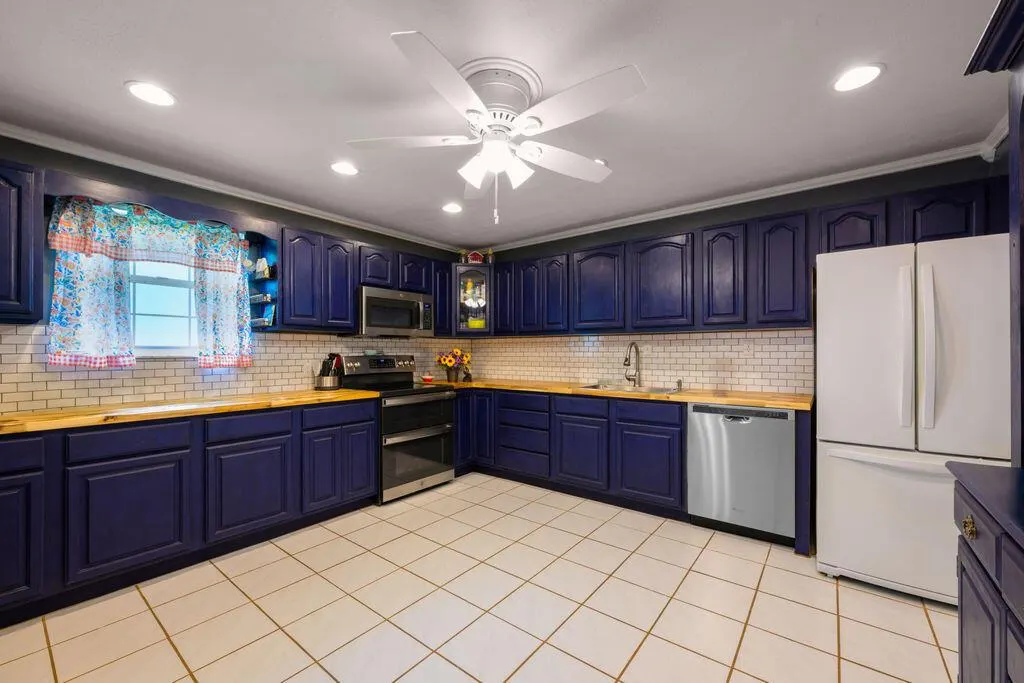 1044 4th Street