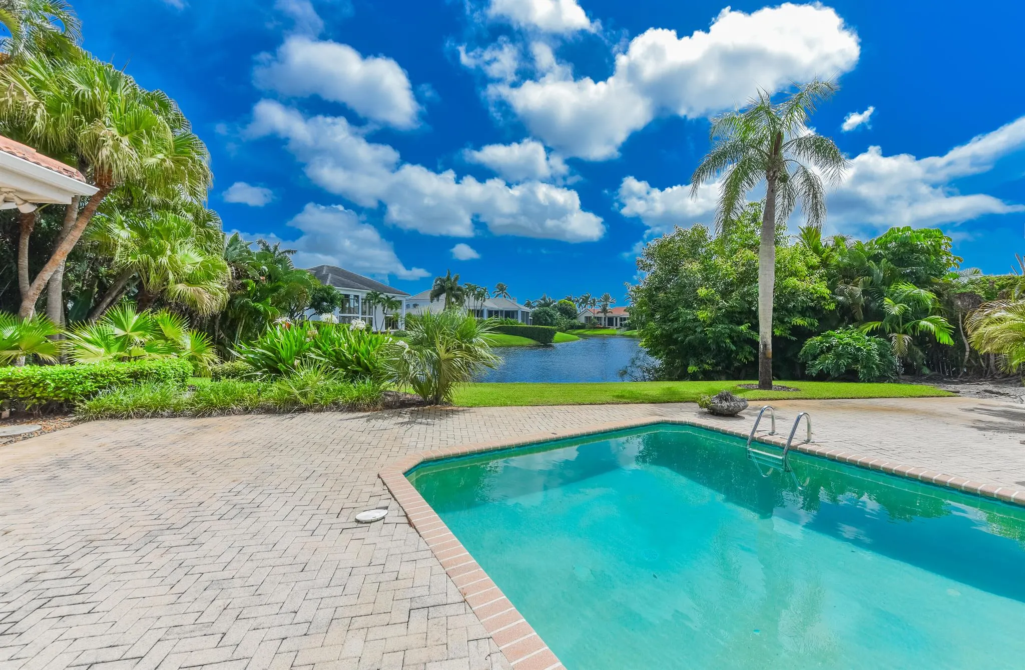 6923 Queenferry Circle