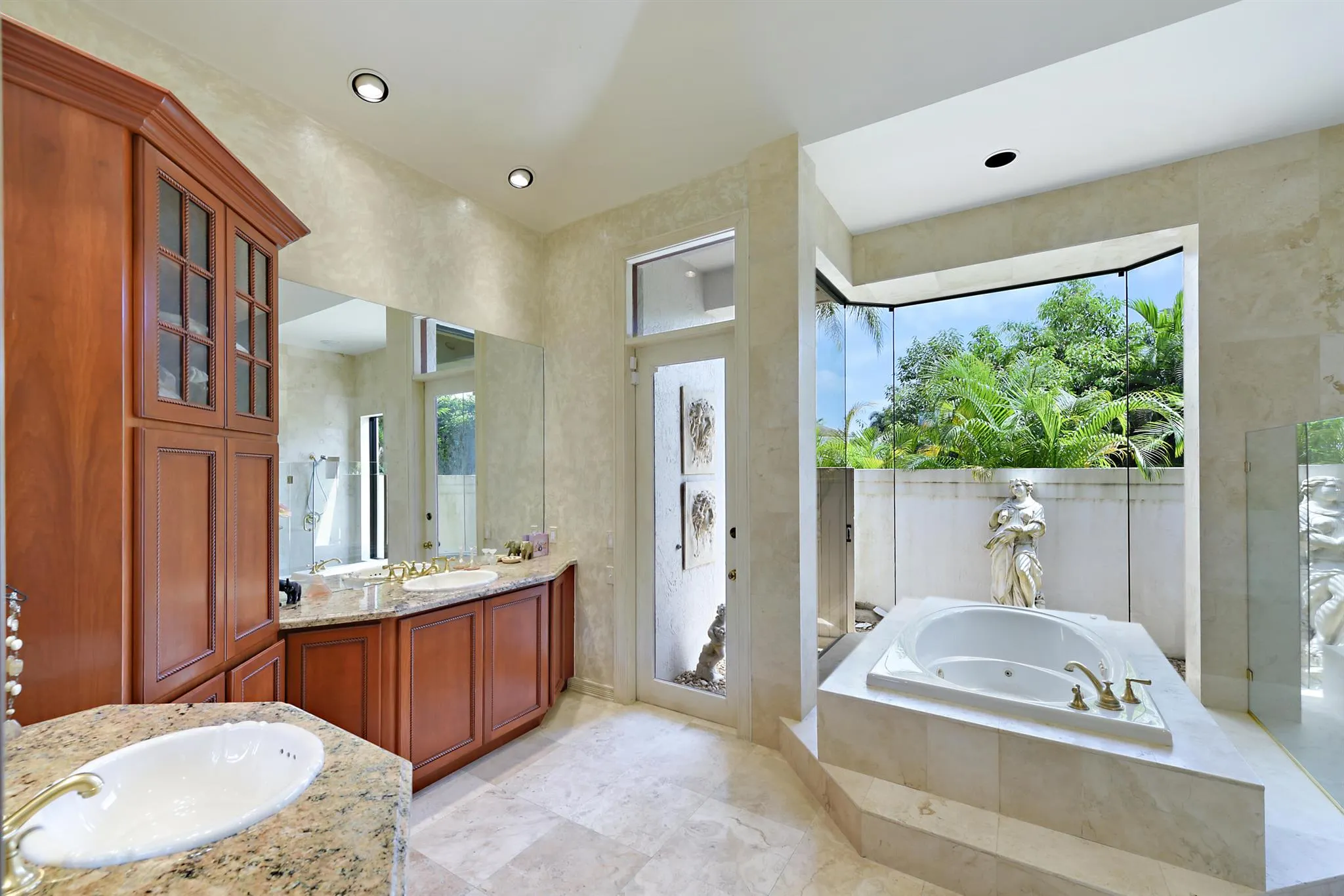 6923 Queenferry Circle