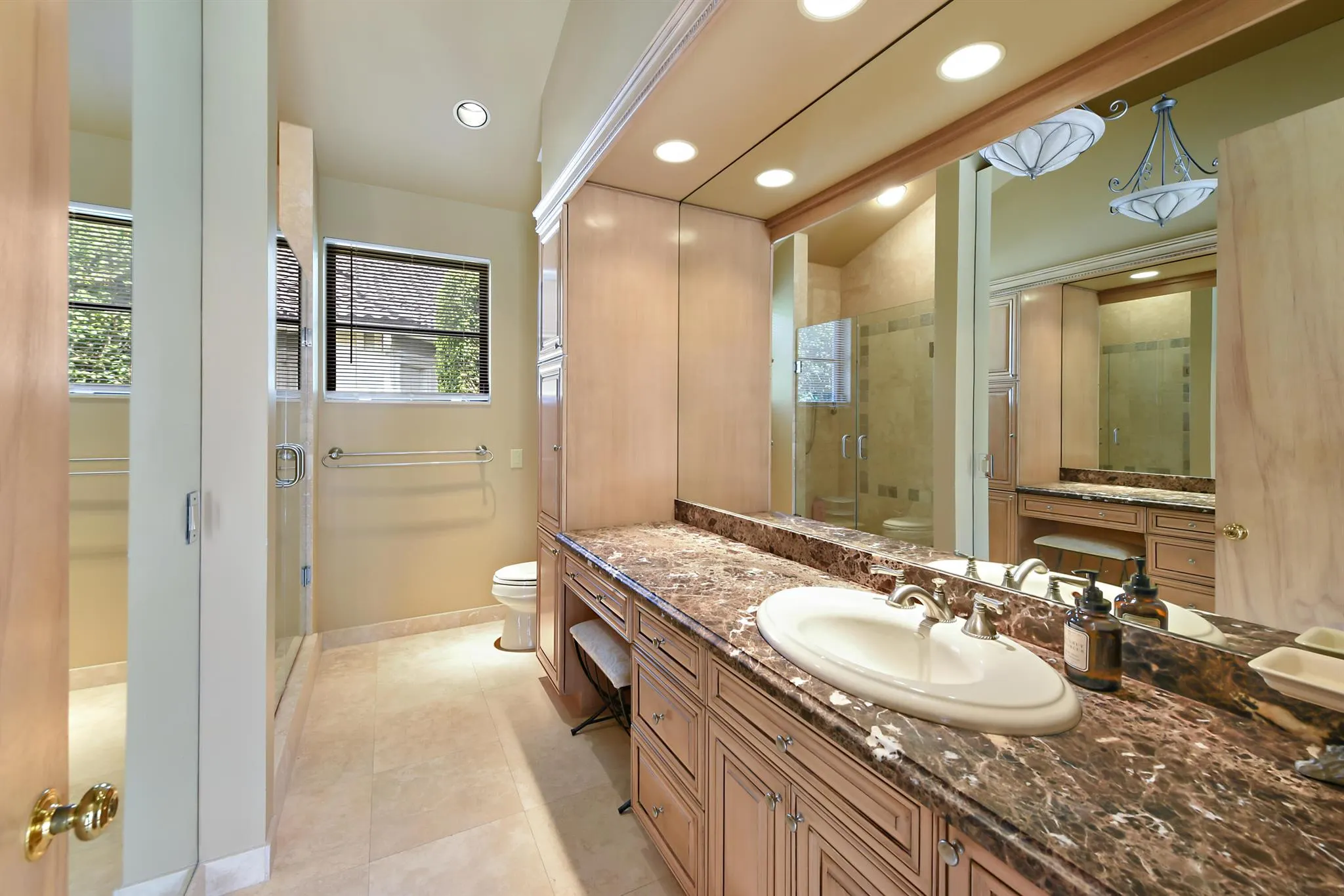 6923 Queenferry Circle