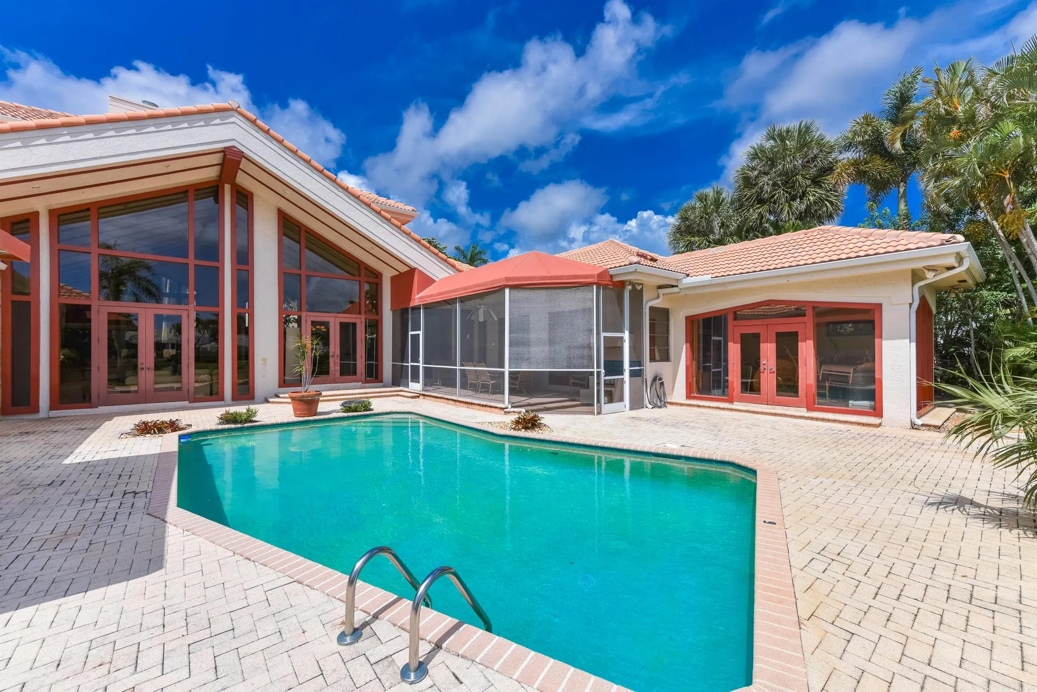 6923 Queenferry Circle
