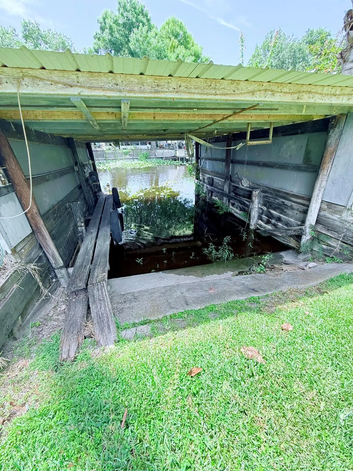 1736 Hunter Road