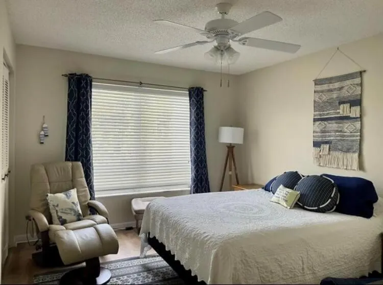 974 NW Spruce Ridge Drive, #4