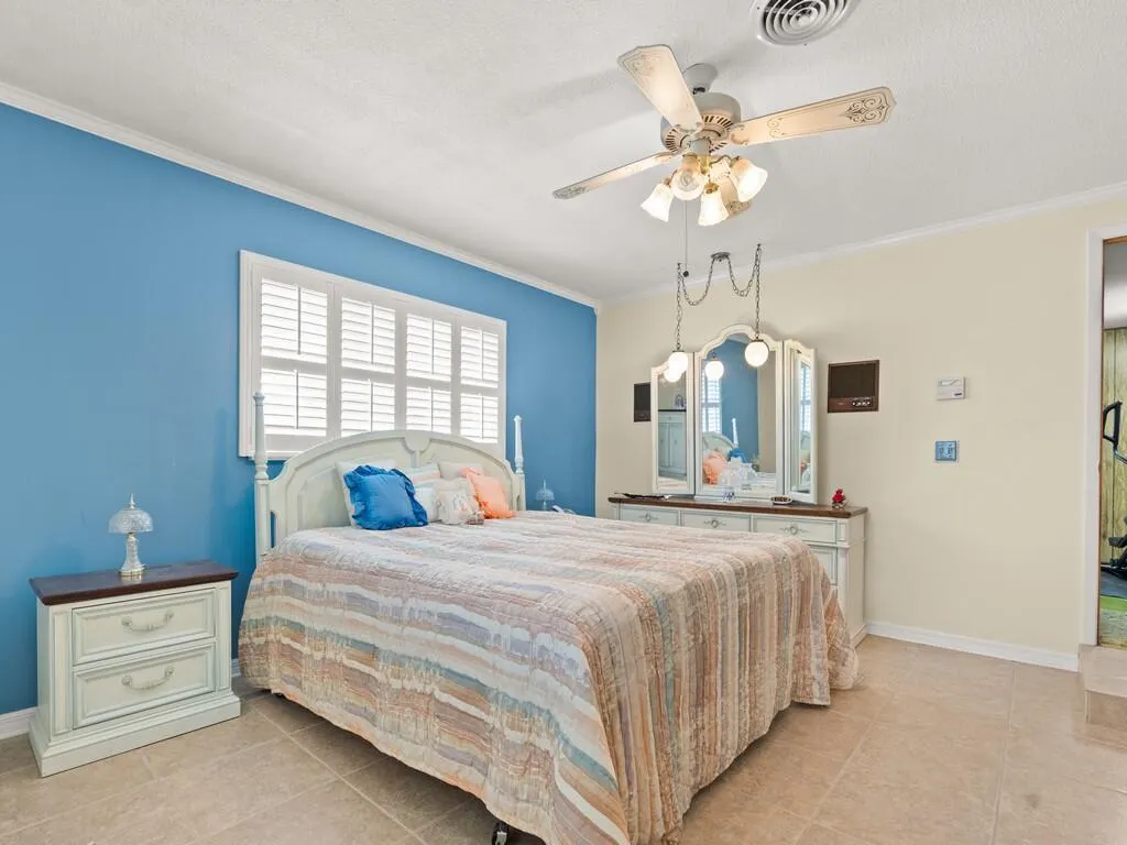 1296 SW 19th Ave SW