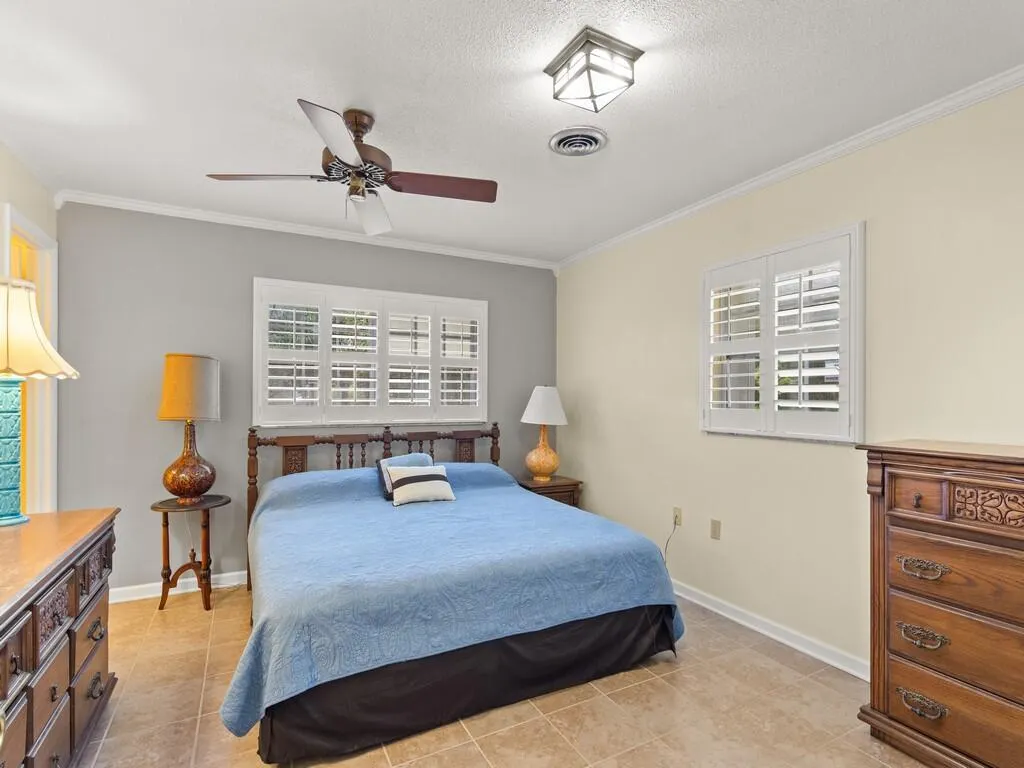 1296 SW 19th Ave SW