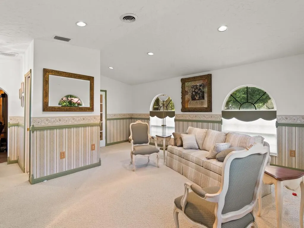 1296 SW 19th Ave SW