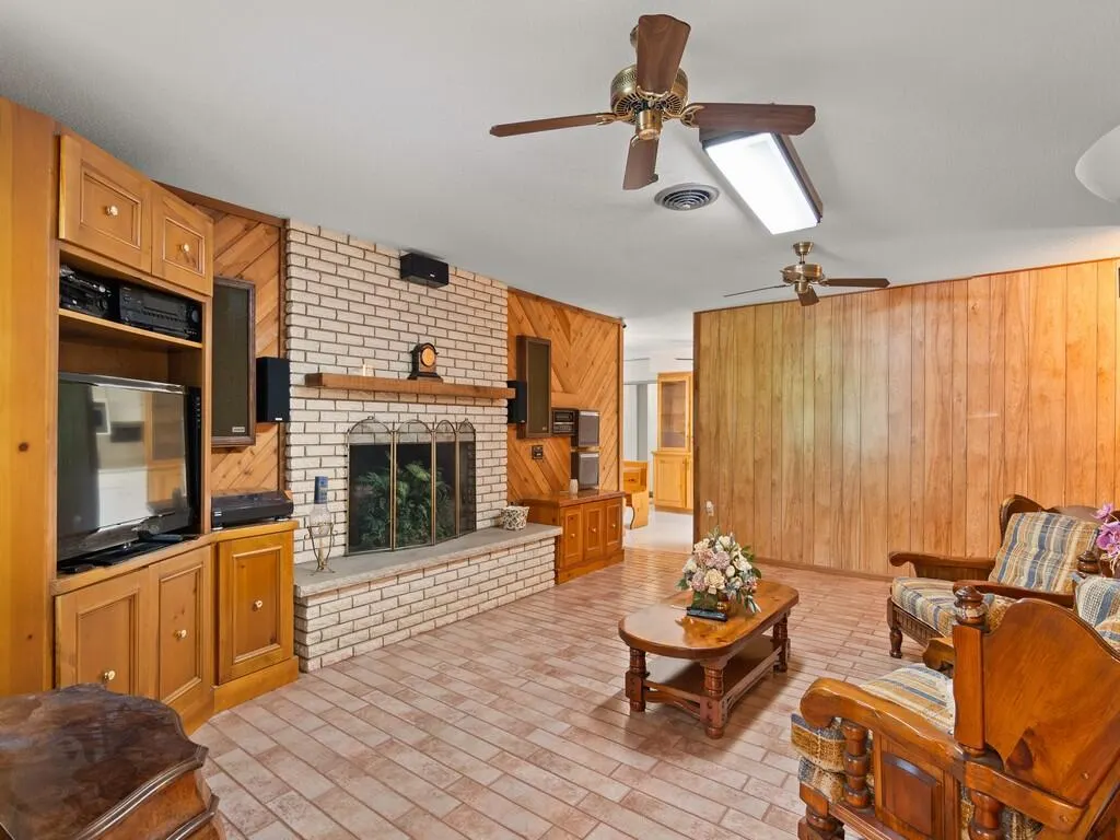 1296 SW 19th Ave SW