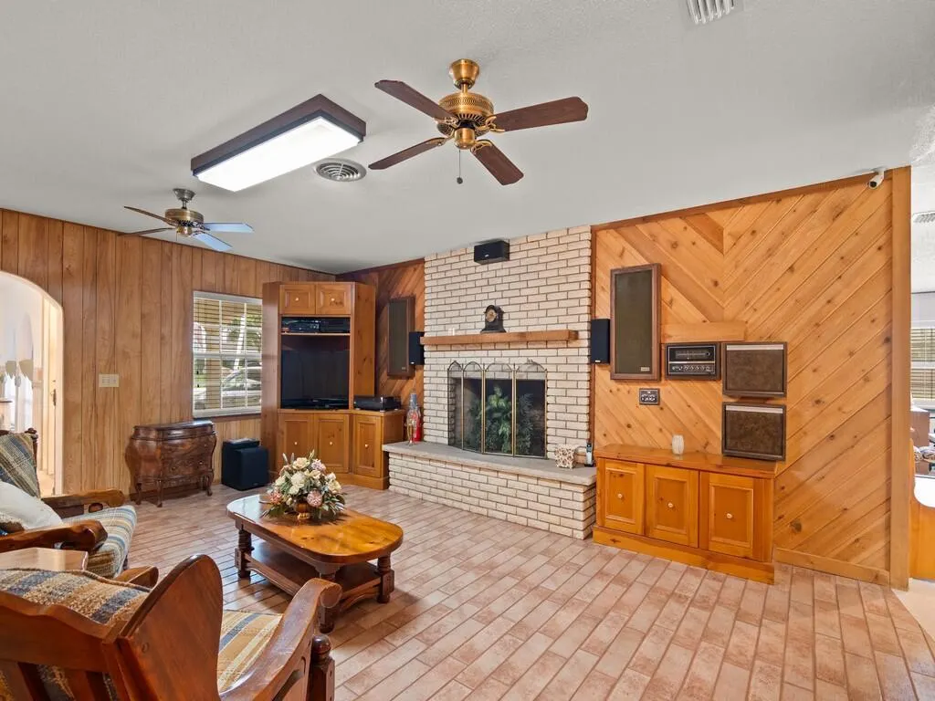 1296 SW 19th Ave SW