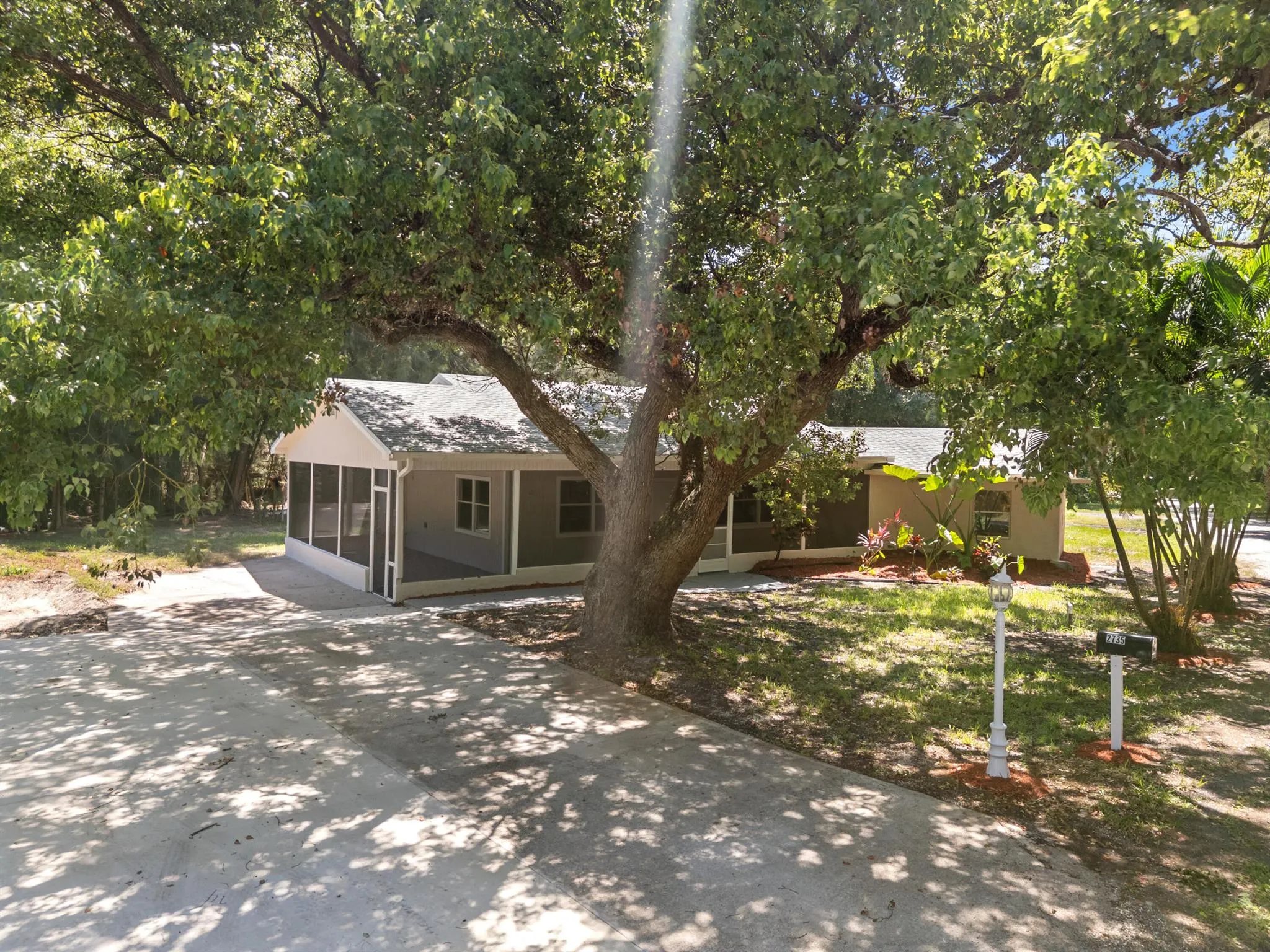 2735 6th Street