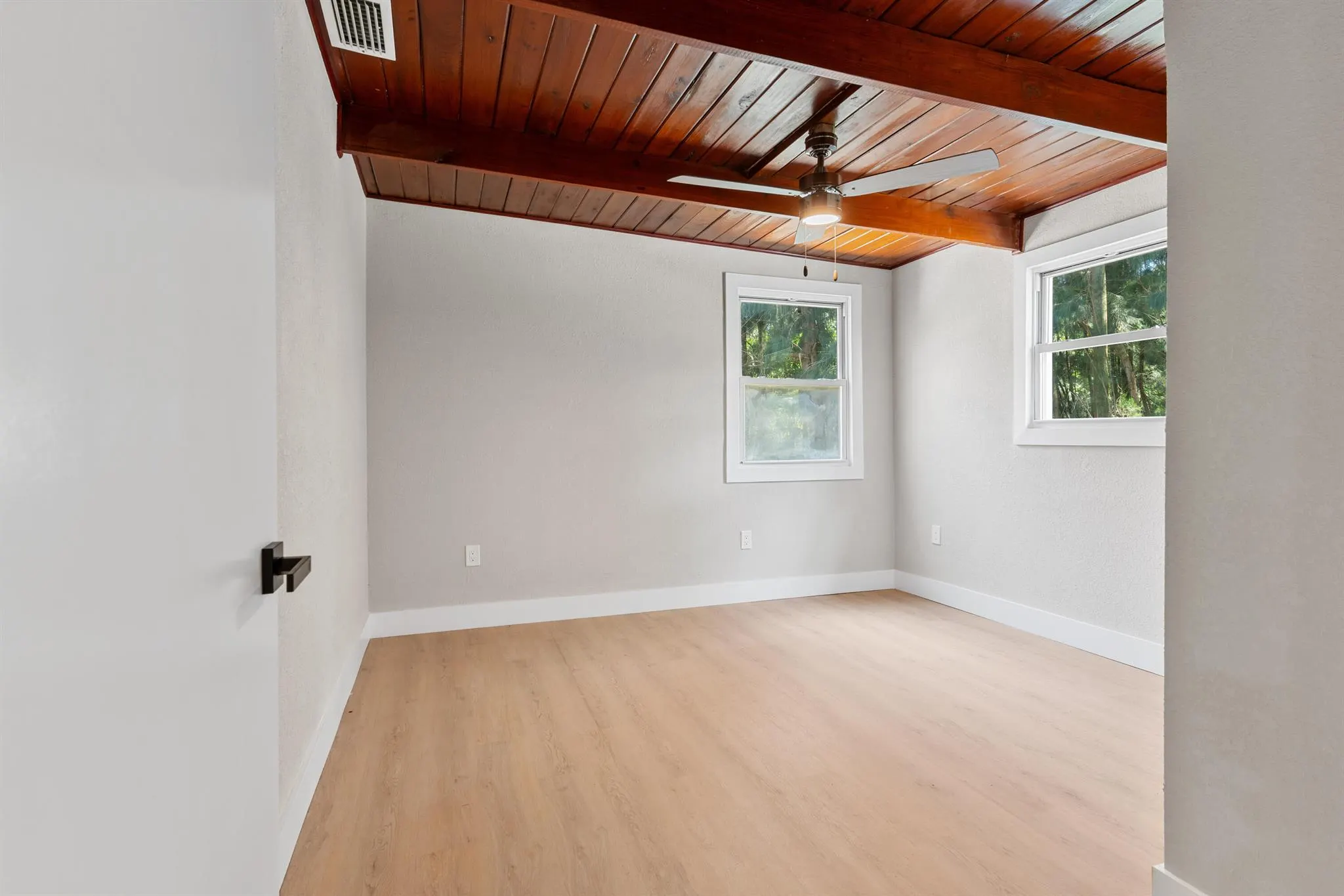 2735 6th Street