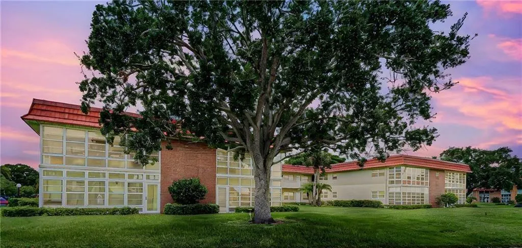57 Woodland Drive, #201