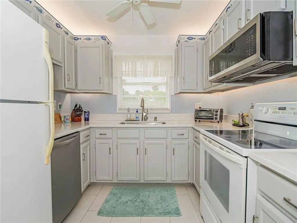 57 Woodland Drive, #201