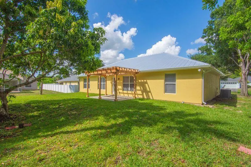1590 Polynesian Lane