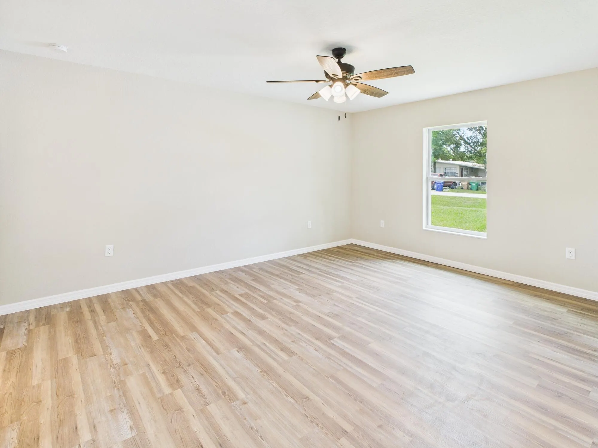 910 NW 5th Street