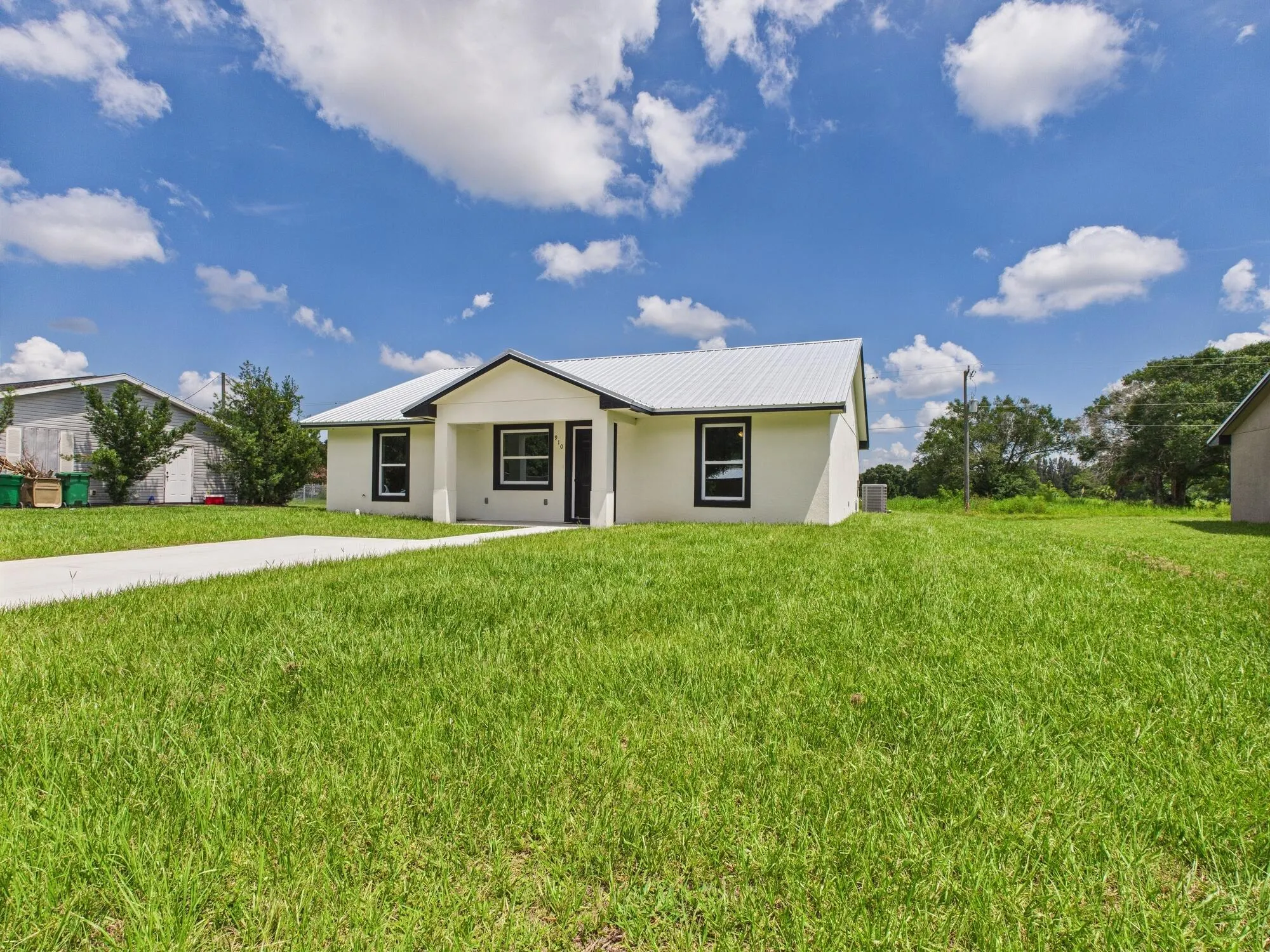 910 NW 5th Street