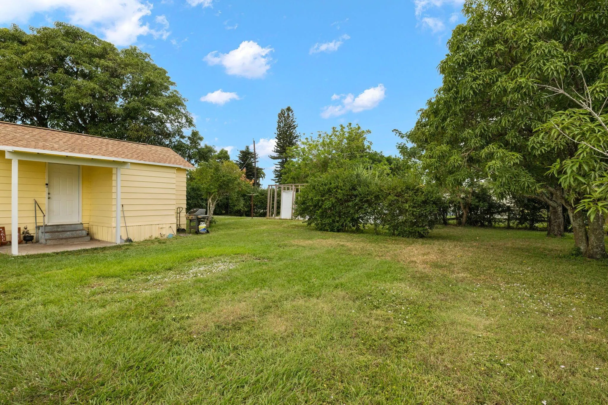 337 E Obispo Avenue