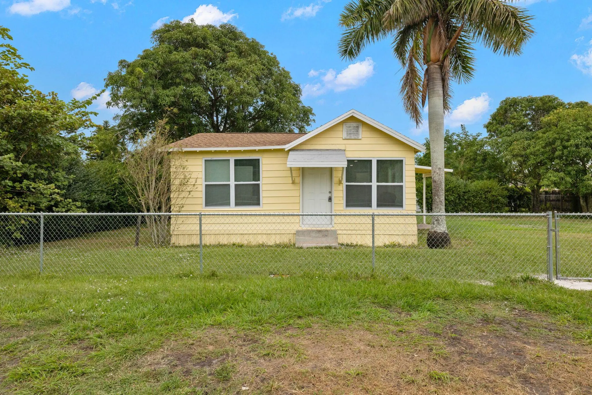 337 E Obispo Avenue