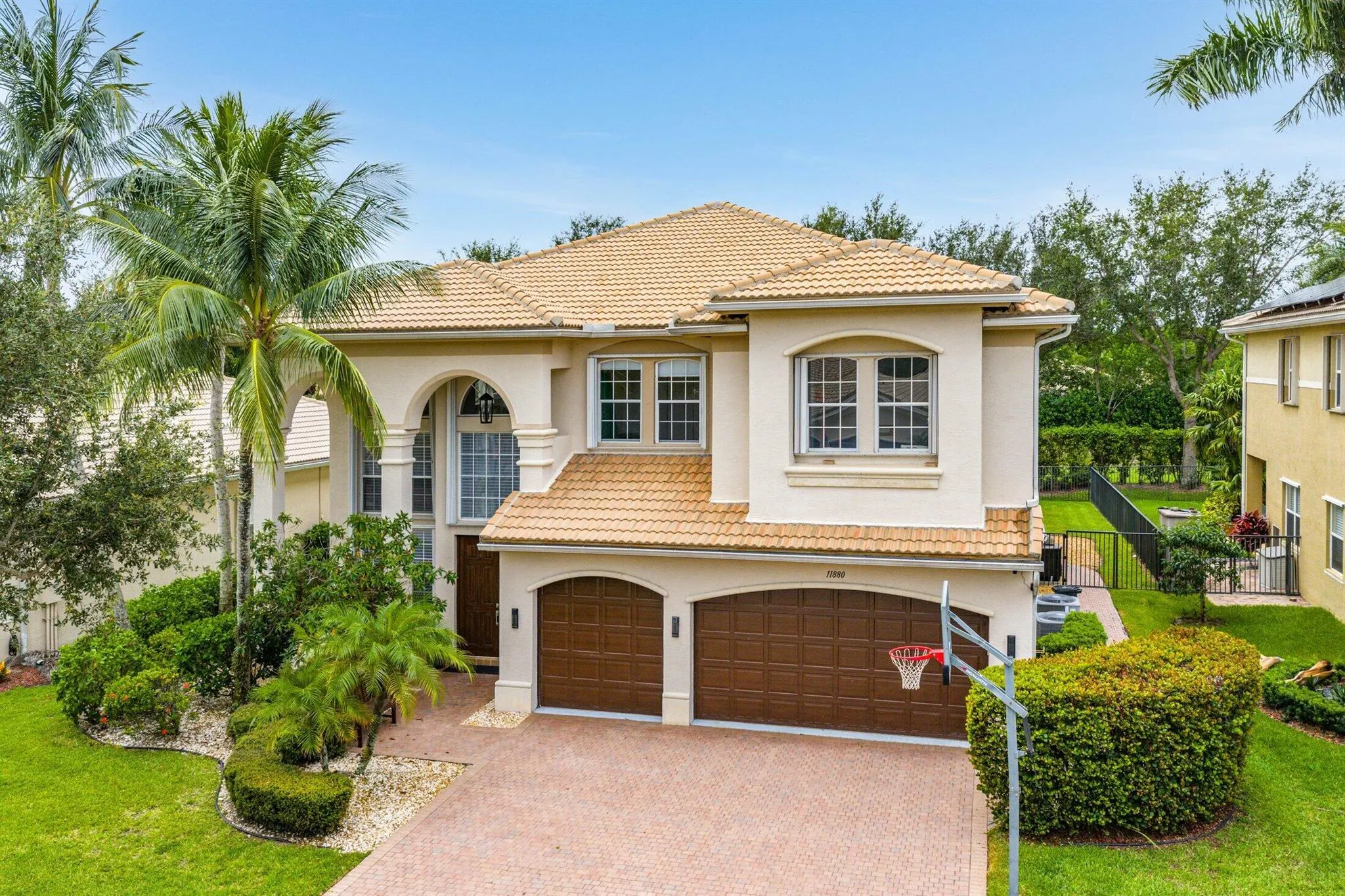 11880 Foxbriar Lake Trail