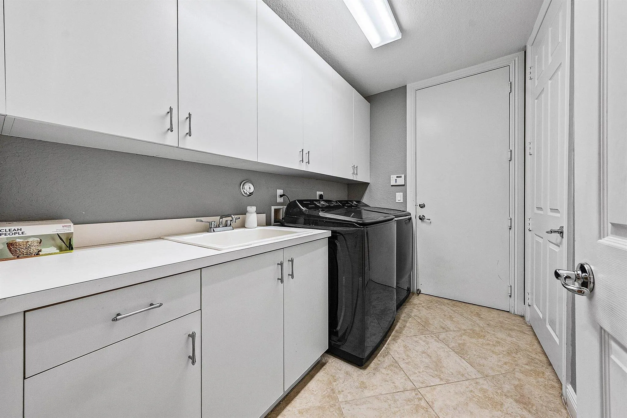 11880 Foxbriar Lake Trail