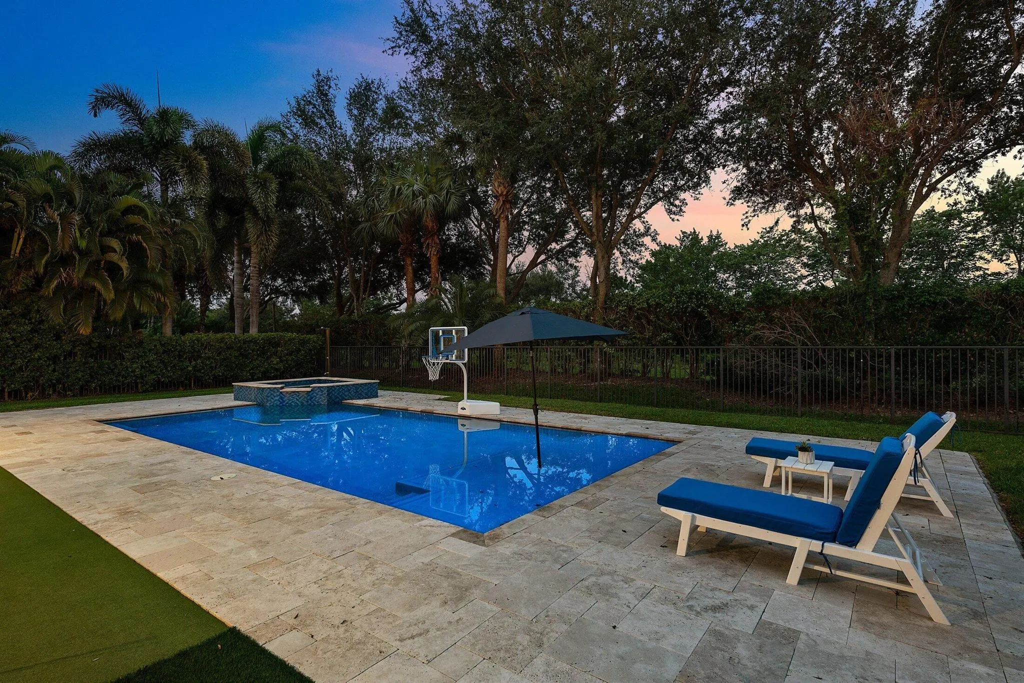 11880 Foxbriar Lake Trail